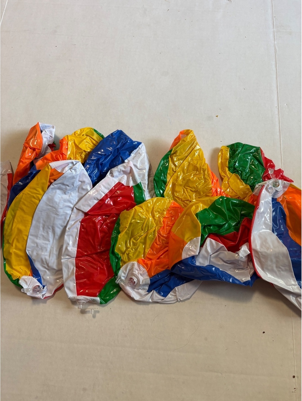 11 round inflatable beach balls